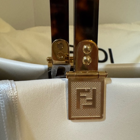 FENDI Sunshine Tote - Picture 4 of 10